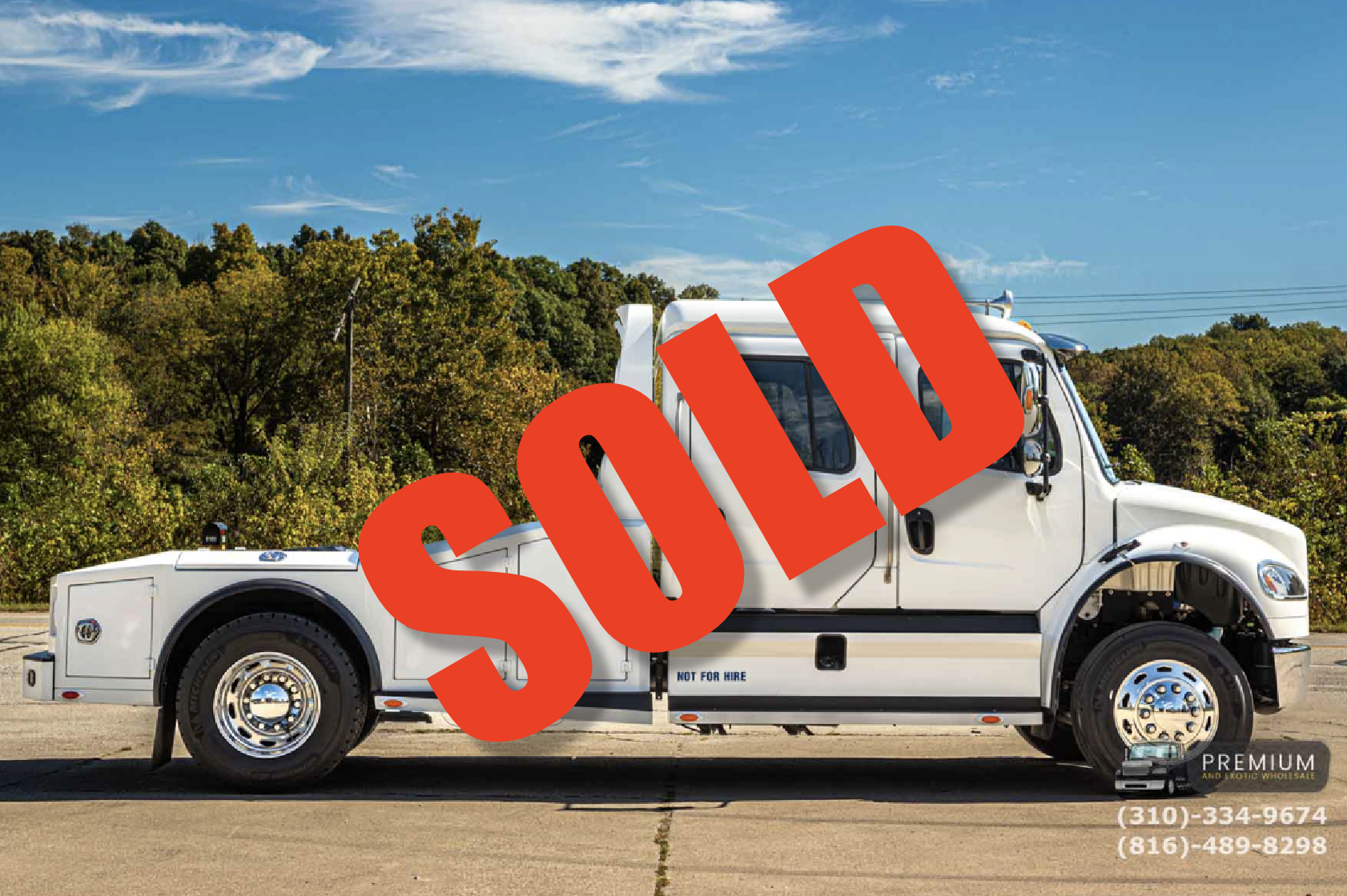 2022 Freightliner M2-106 LUXE Custom Hauler CS25103426
