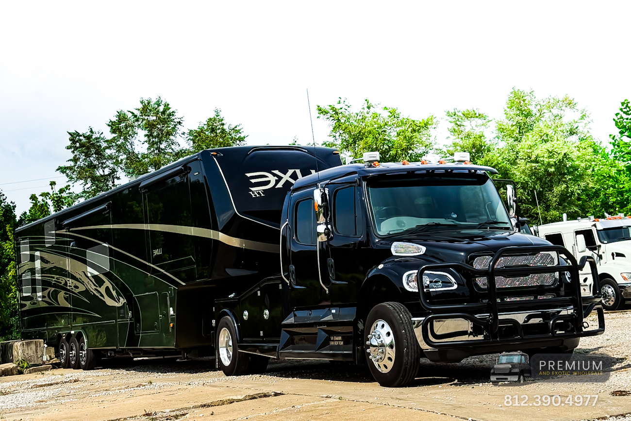 2023 Freightliner Luxe 44FB Toy Hauler Package Cummins 360