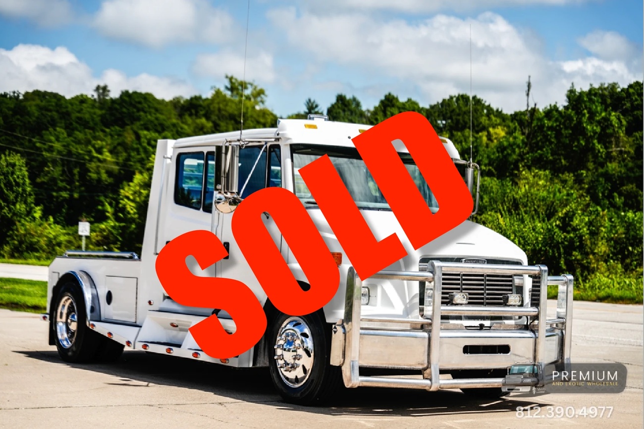 2003 Freightliner FL60 CAT 300HP SPORTCHASSIS Caterpillar 300