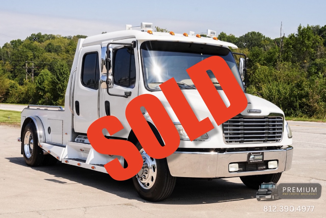 2006 Freightliner M2-106 SportChassis Caterpillar 300