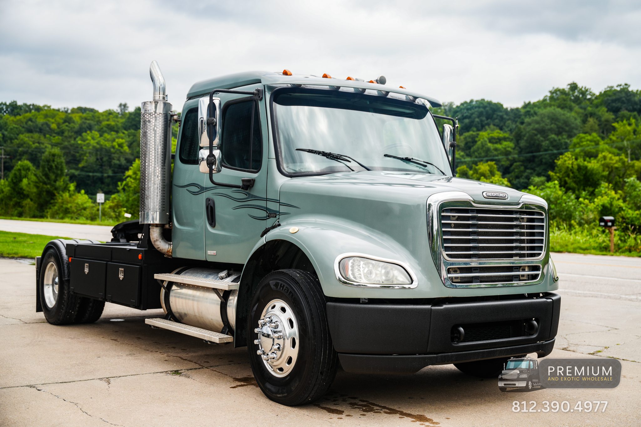 2004 Freightliner M2-112 Custom Hauler Mercedes 450