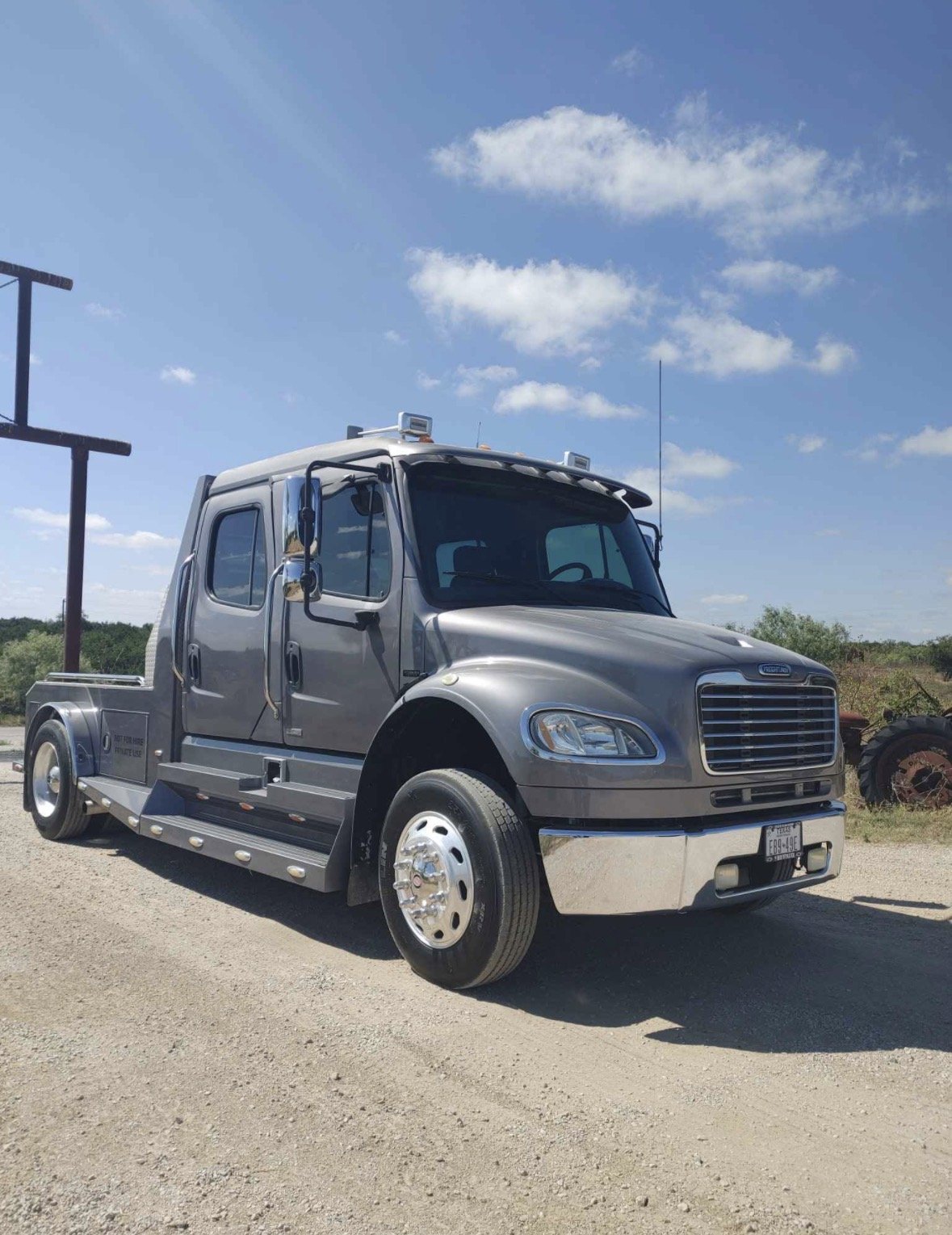 2006 Freightliner M2-106 SportChassis Hauler Mercedes 330