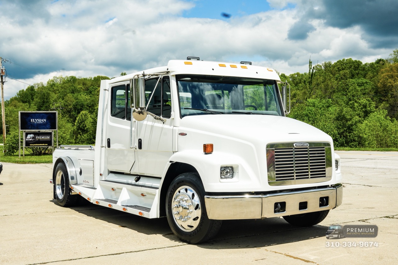 2003 Freightliner FL60 SportChassis Caterpillar 300